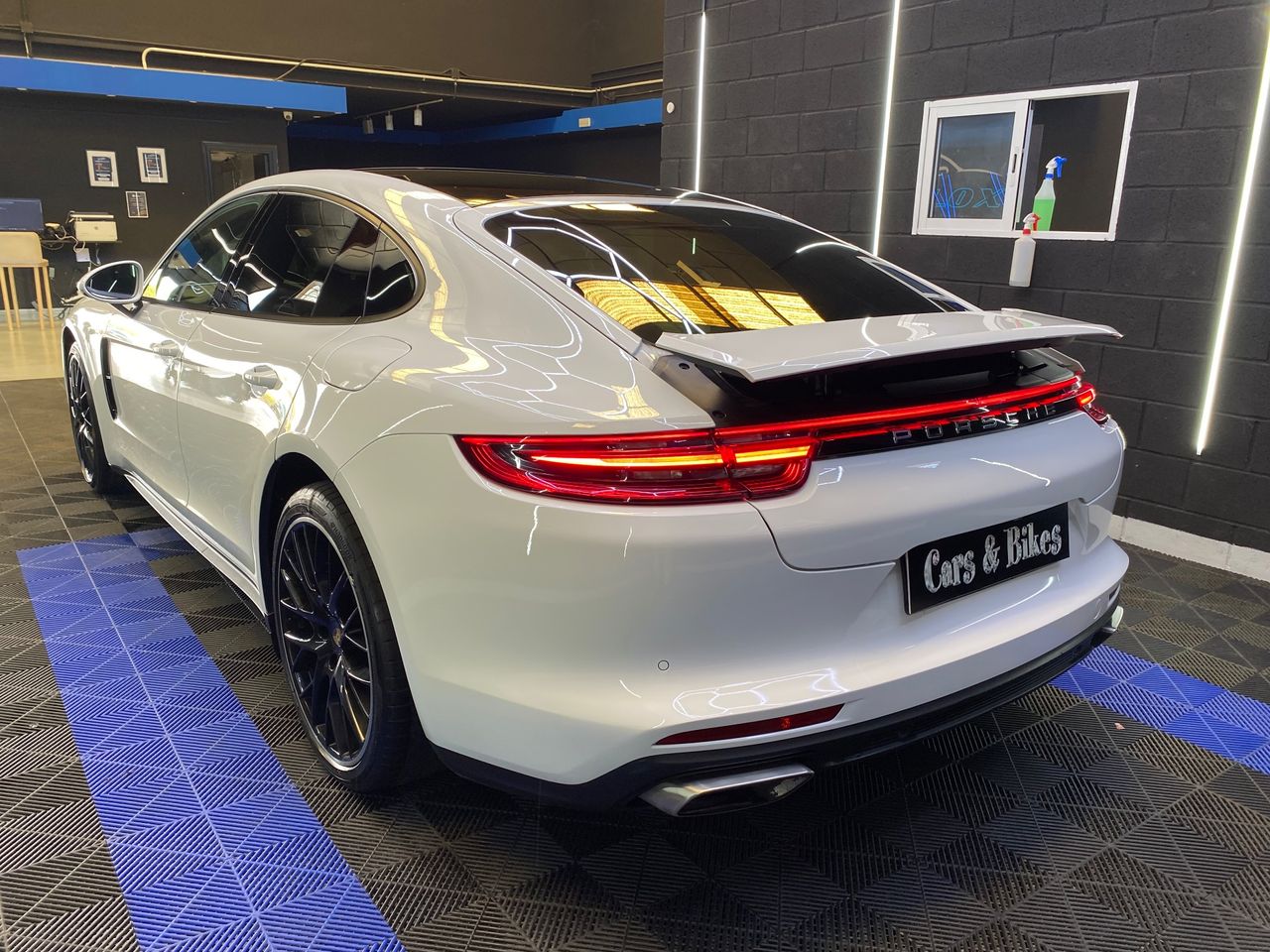 Porsche Panamera 4 E-Hybrid Executive - Foto 21