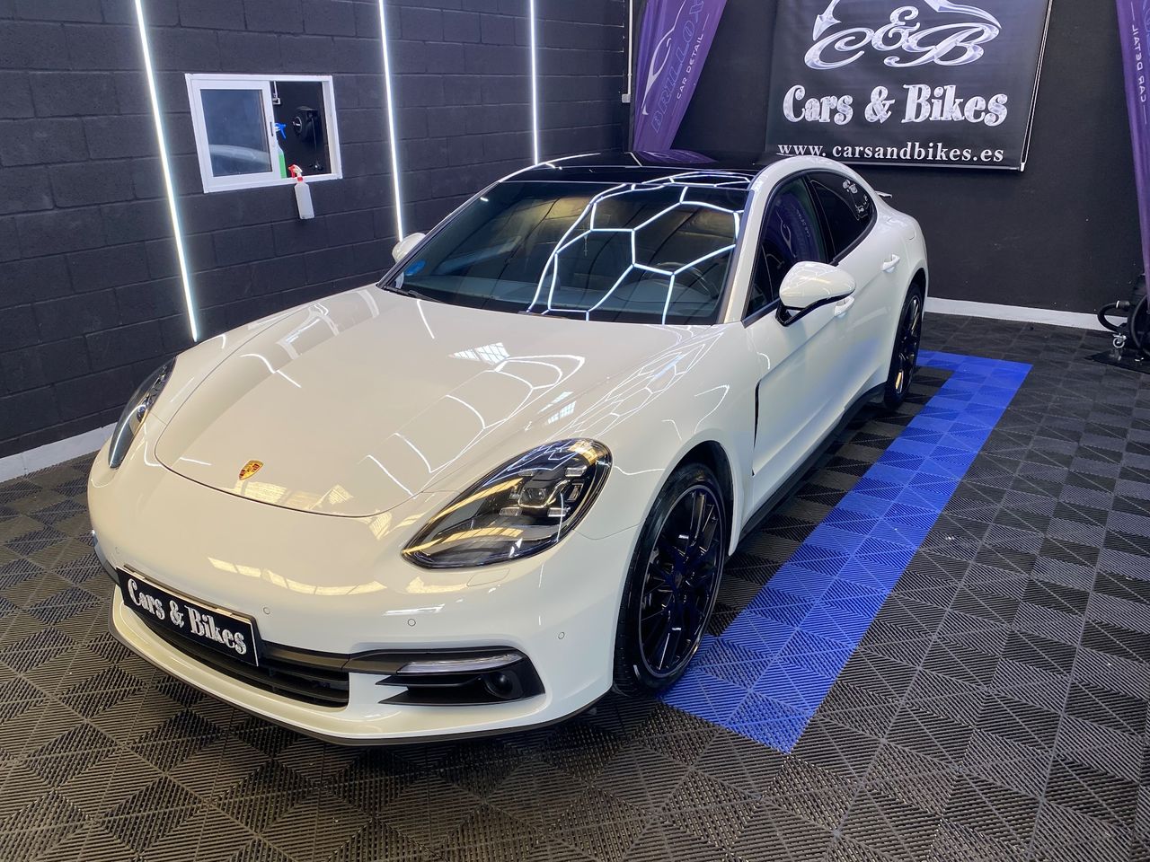 Porsche Panamera 4 E-Hybrid Executive - Foto 8