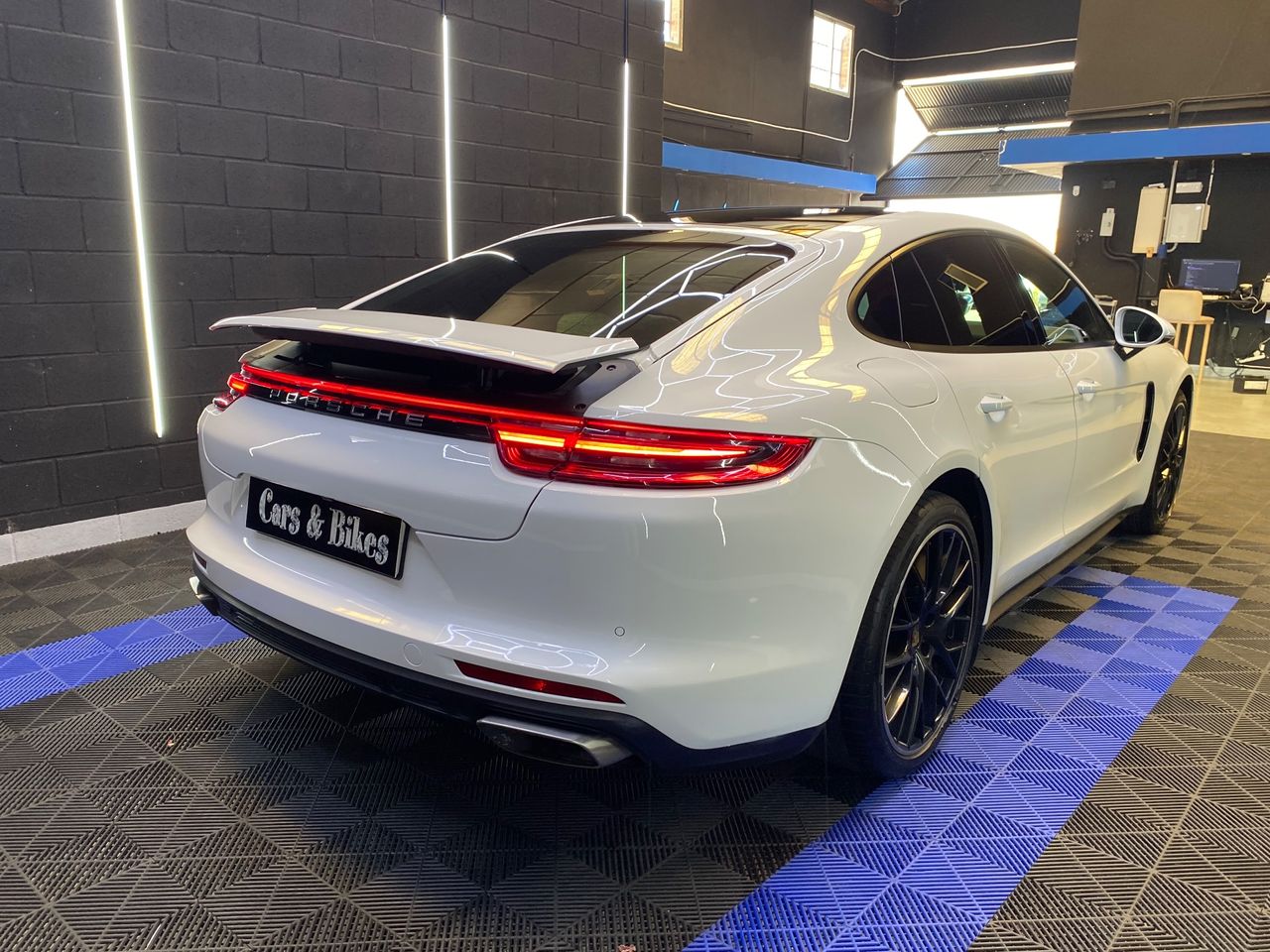 Porsche Panamera 4 E-Hybrid Executive - Foto 28