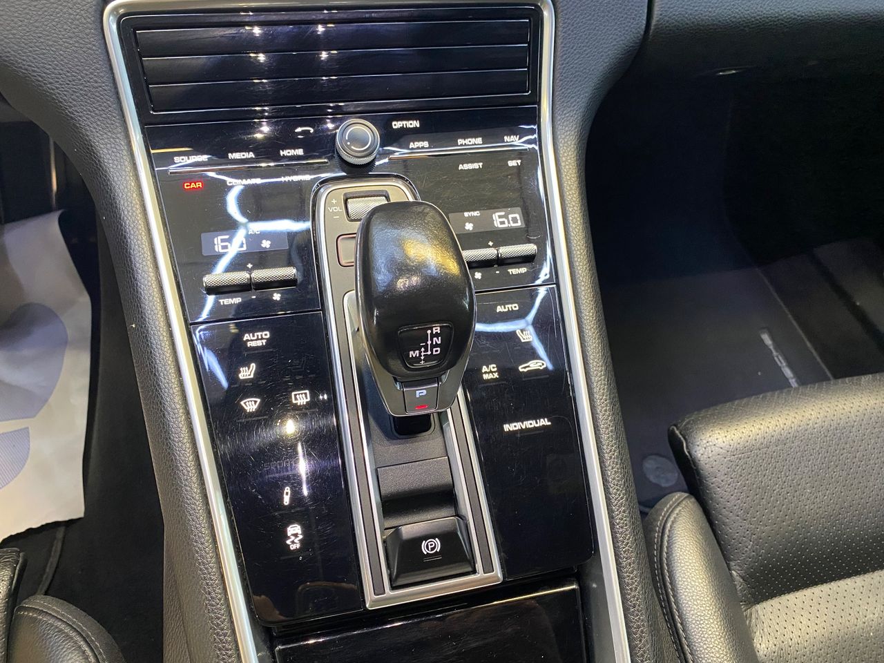 Porsche Panamera 4 E-Hybrid Executive - Foto 13