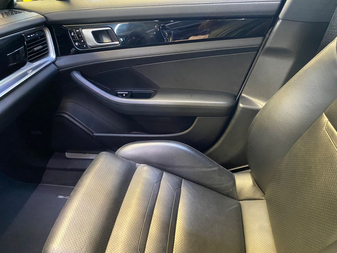Porsche Panamera 4 E-Hybrid Executive - Foto 18