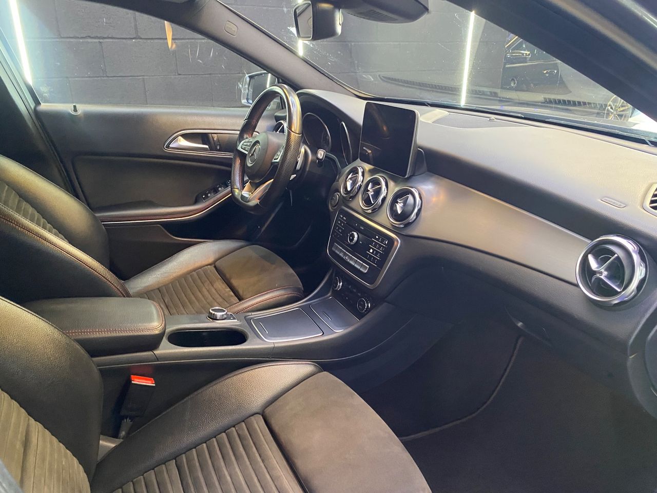 Mercedes GLA 200 d 7G-DCT - Foto 8