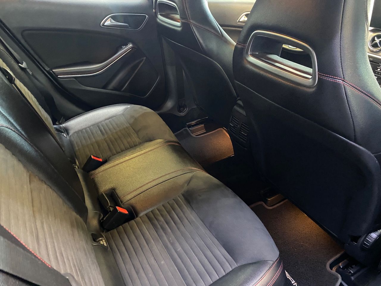 Mercedes GLA 200 d 7G-DCT - Foto 11