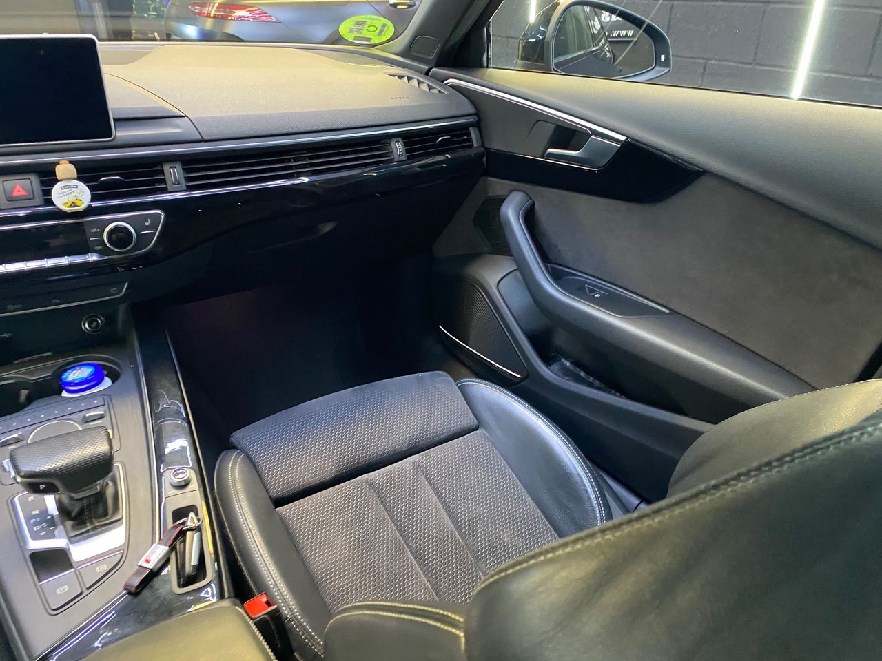 Audi A4 Avant Black line edition 40 TDI S tronic 7 vel. - Foto 14