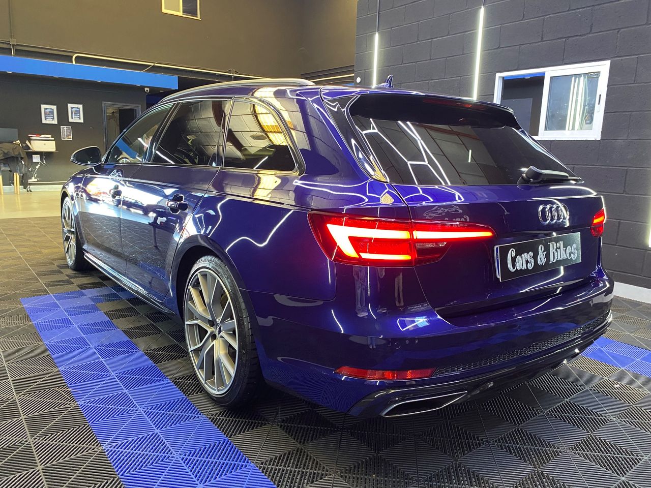 Audi A4 Avant Black line edition 40 TDI S tronic 7 vel. - Foto 24