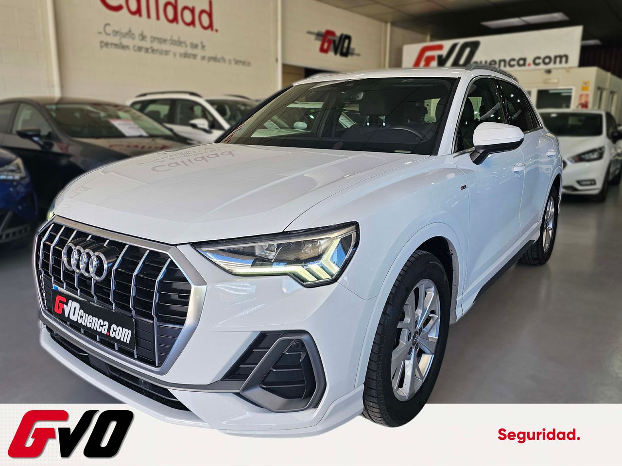 audi q3 2019 /