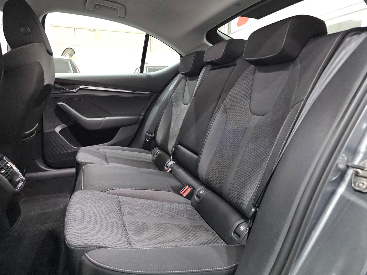 Skoda Octavia 2.0 TDI 150CV DSG EDITION - Foto 27