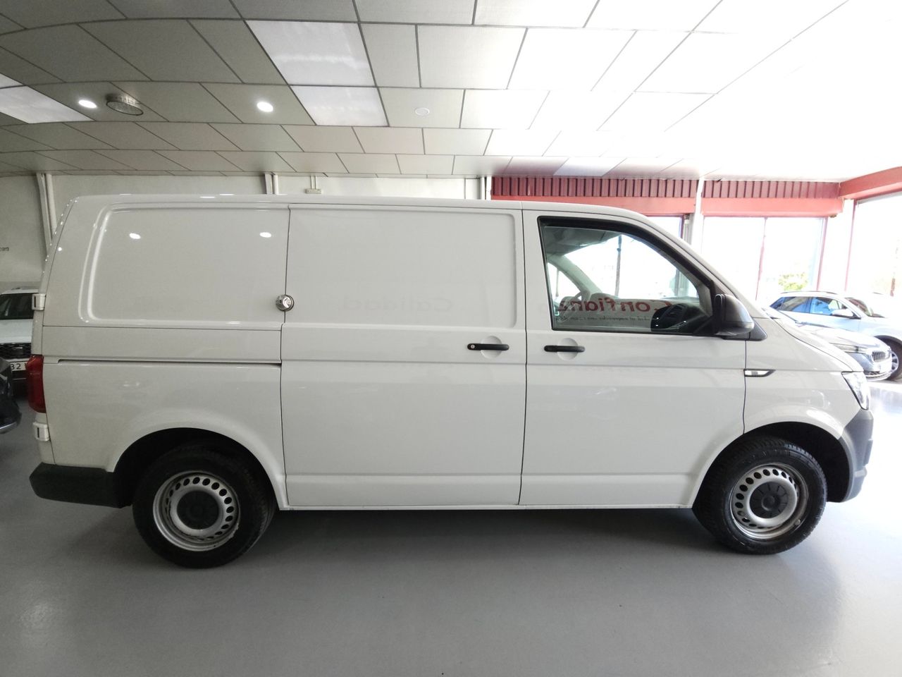 Volkswagen Transporter 2.0 TDI 150CV FURGON CORTO - Foto 6