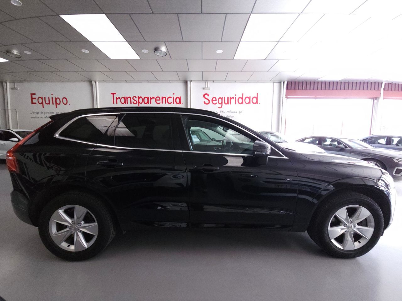 Volvo XC60 2.0 B4 MILD HYBRID D CORE 200 CV - Foto 4