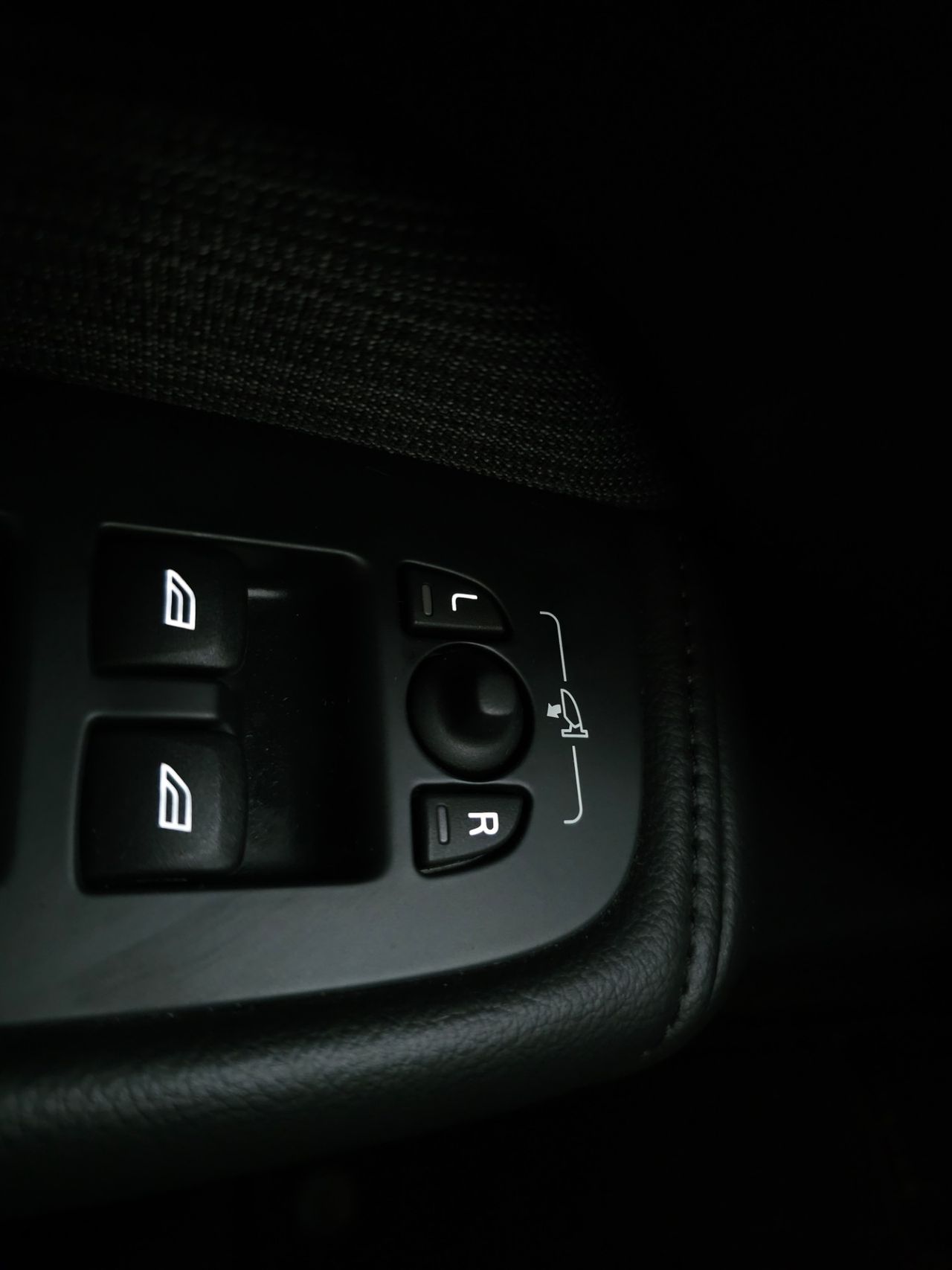 Volvo XC60 2.0 B4 MILD HYBRID D CORE 200 CV - Foto 17