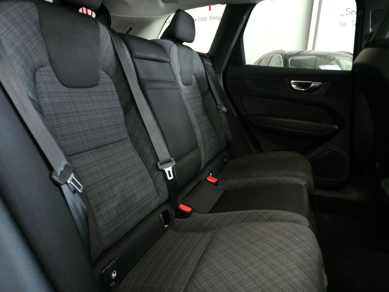 Volvo XC60 2.0 B4 MILD HYBRID D CORE 200 CV - Foto 16