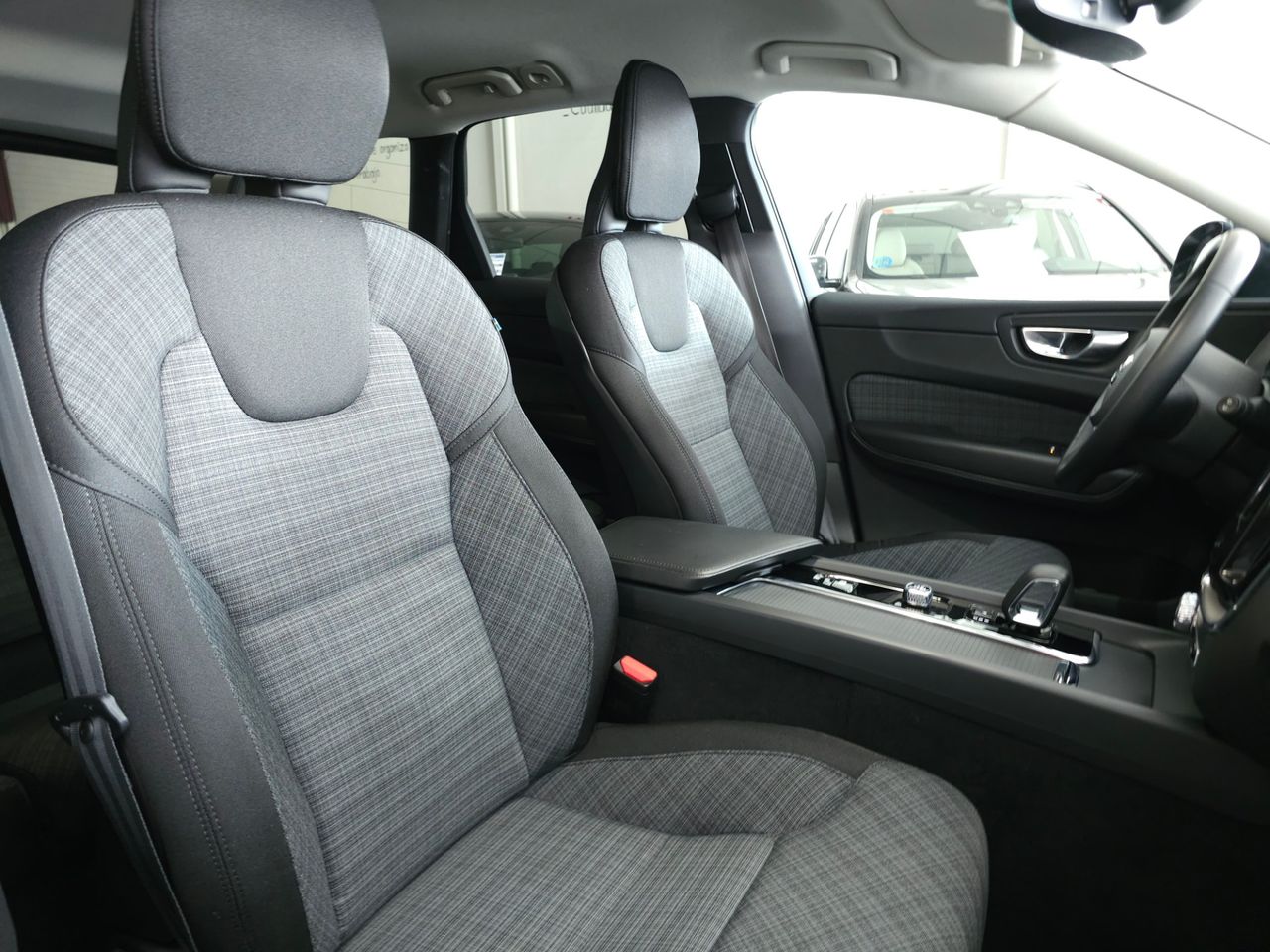 Volvo XC60 2.0 B4 MILD HYBRID D CORE 200 CV - Foto 15