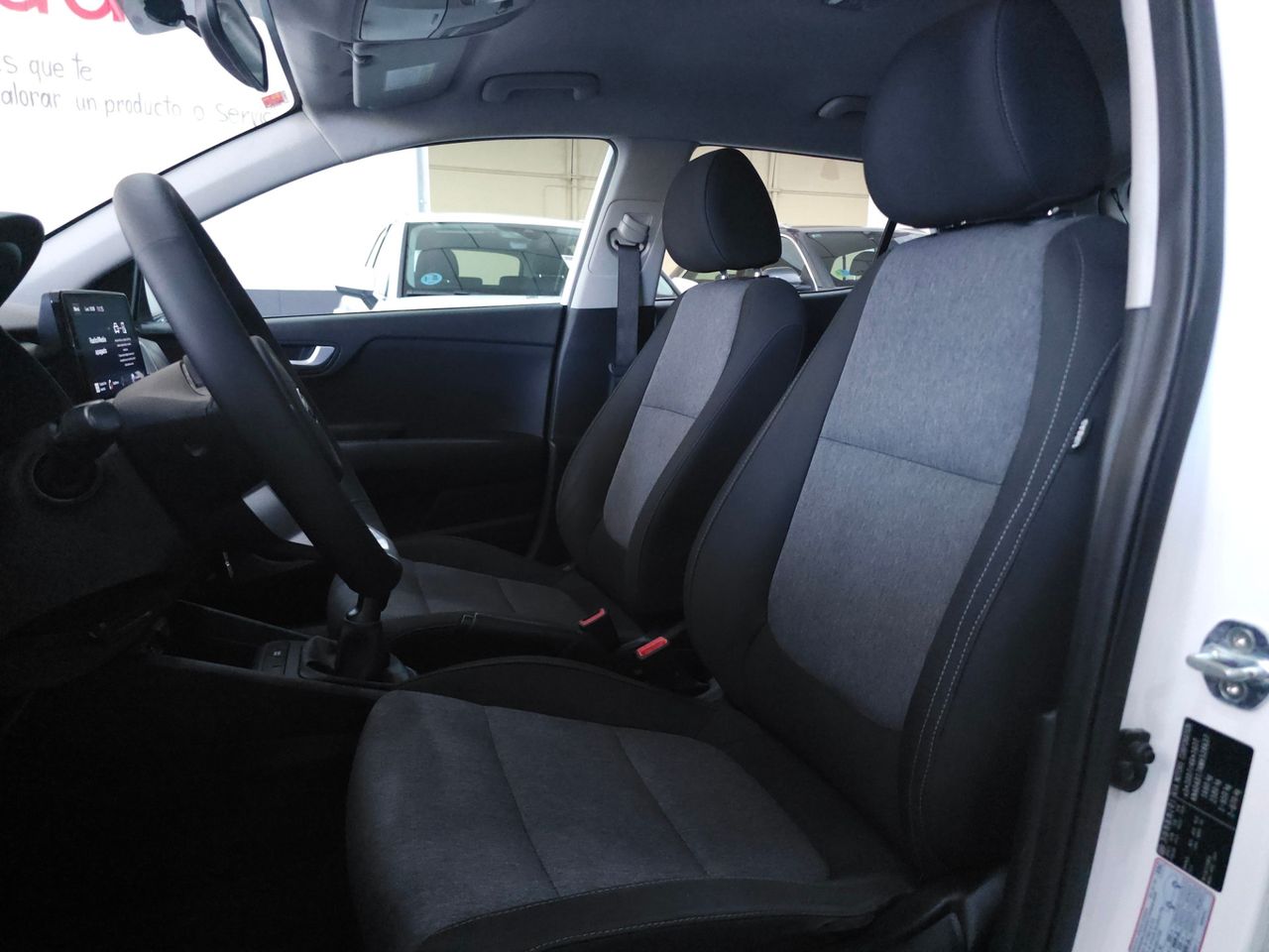 Kia Stonic 1.0 T-Gdi  100CV HYBRID - Foto 12