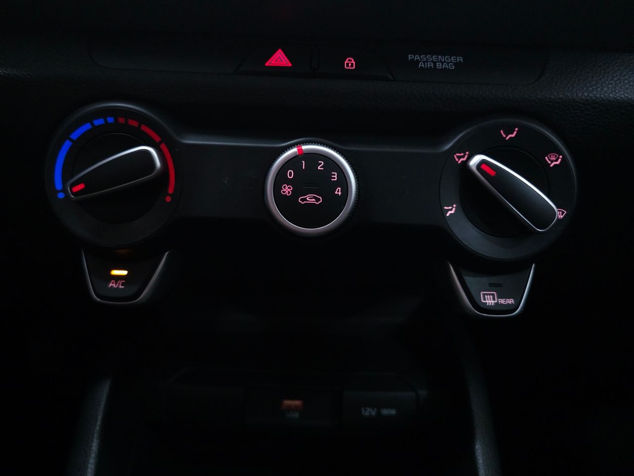 Kia Stonic 1.0 T-Gdi  100CV HYBRID - Foto 24