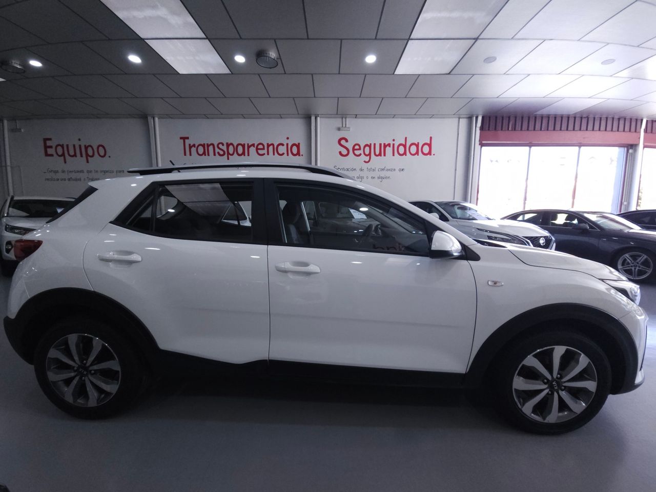 Kia Stonic 1.0 T-Gdi  100CV HYBRID - Foto 4