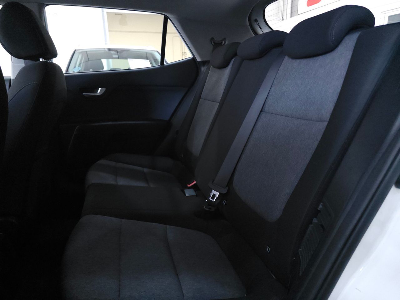 Kia Stonic 1.0 T-Gdi  100CV HYBRID - Foto 13