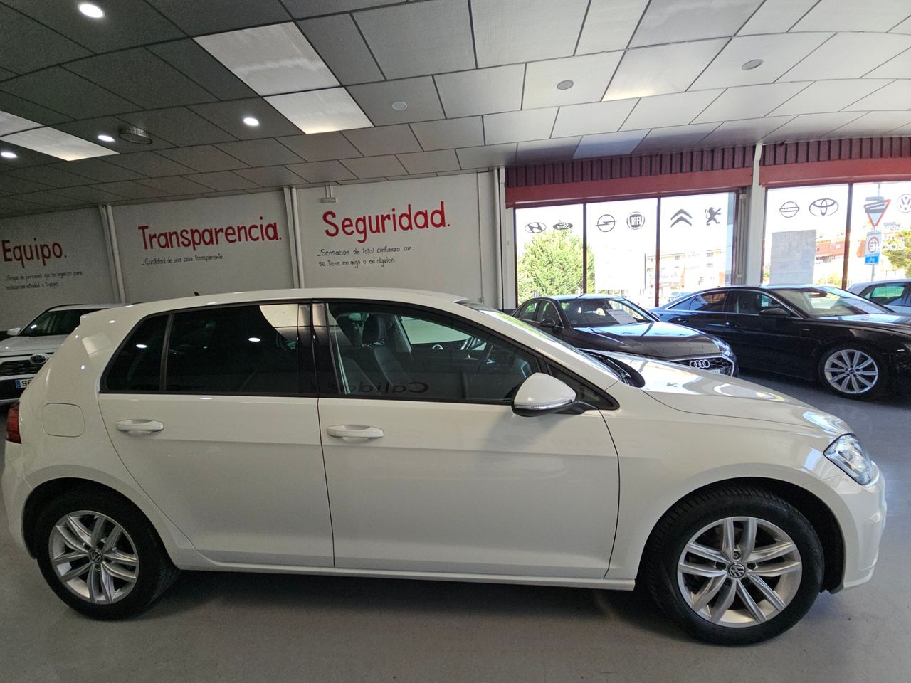 Volkswagen Golf 1.0 ADVANCE 115 CV - Foto 6