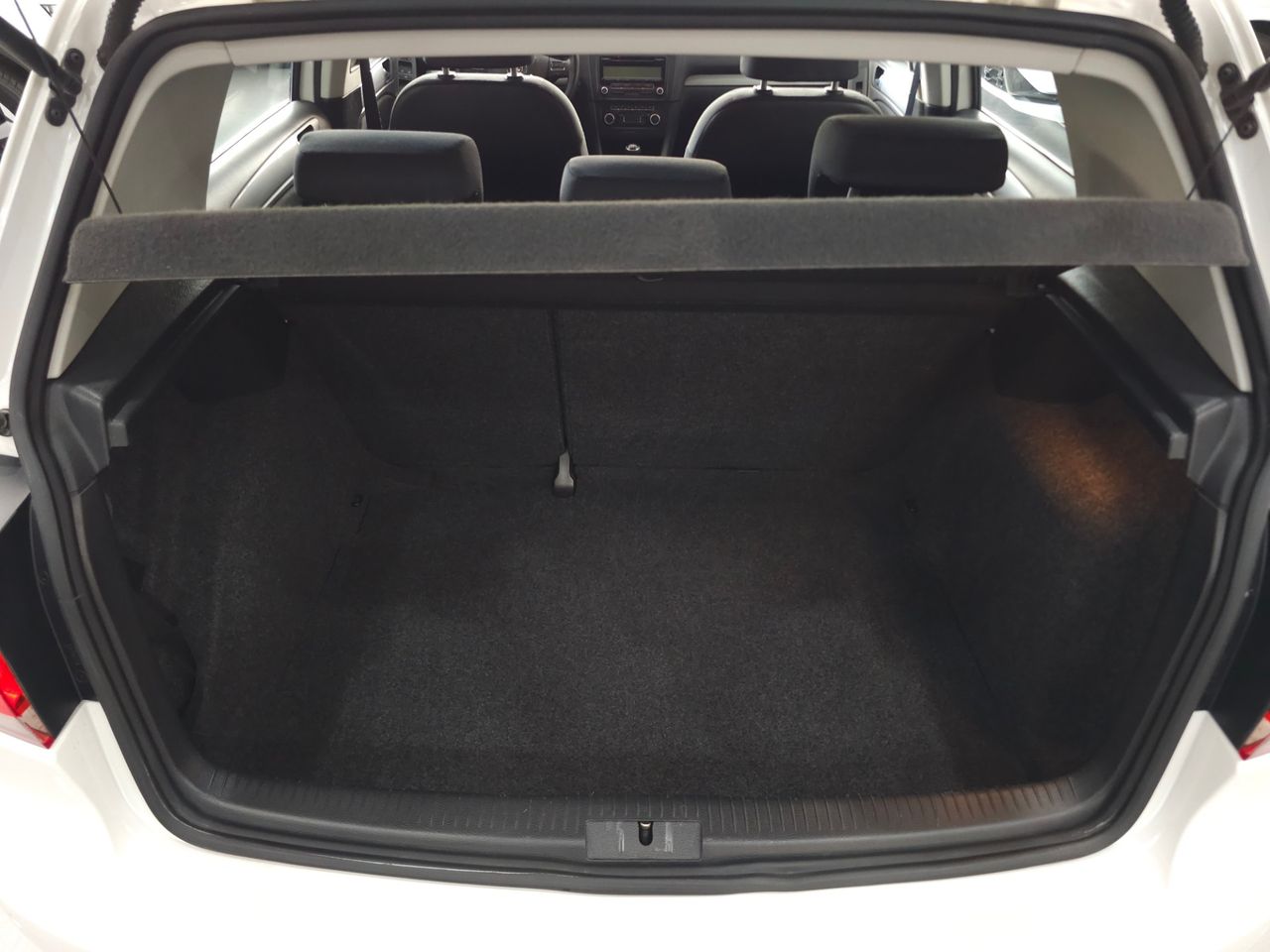 Volkswagen Golf 1.6 TDI 105 CV - Foto 9
