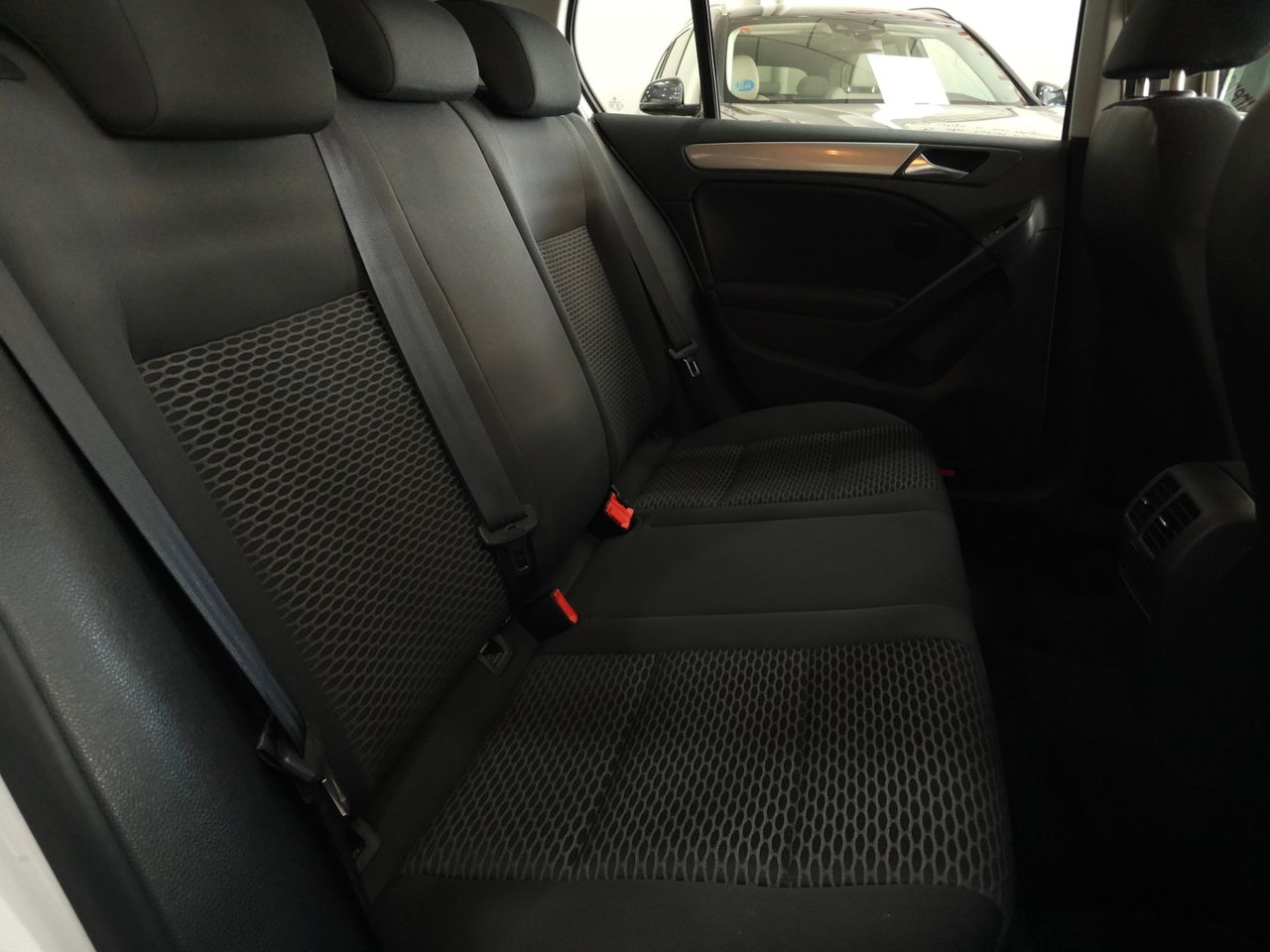 Volkswagen Golf 1.6 TDI 105 CV - Foto 13