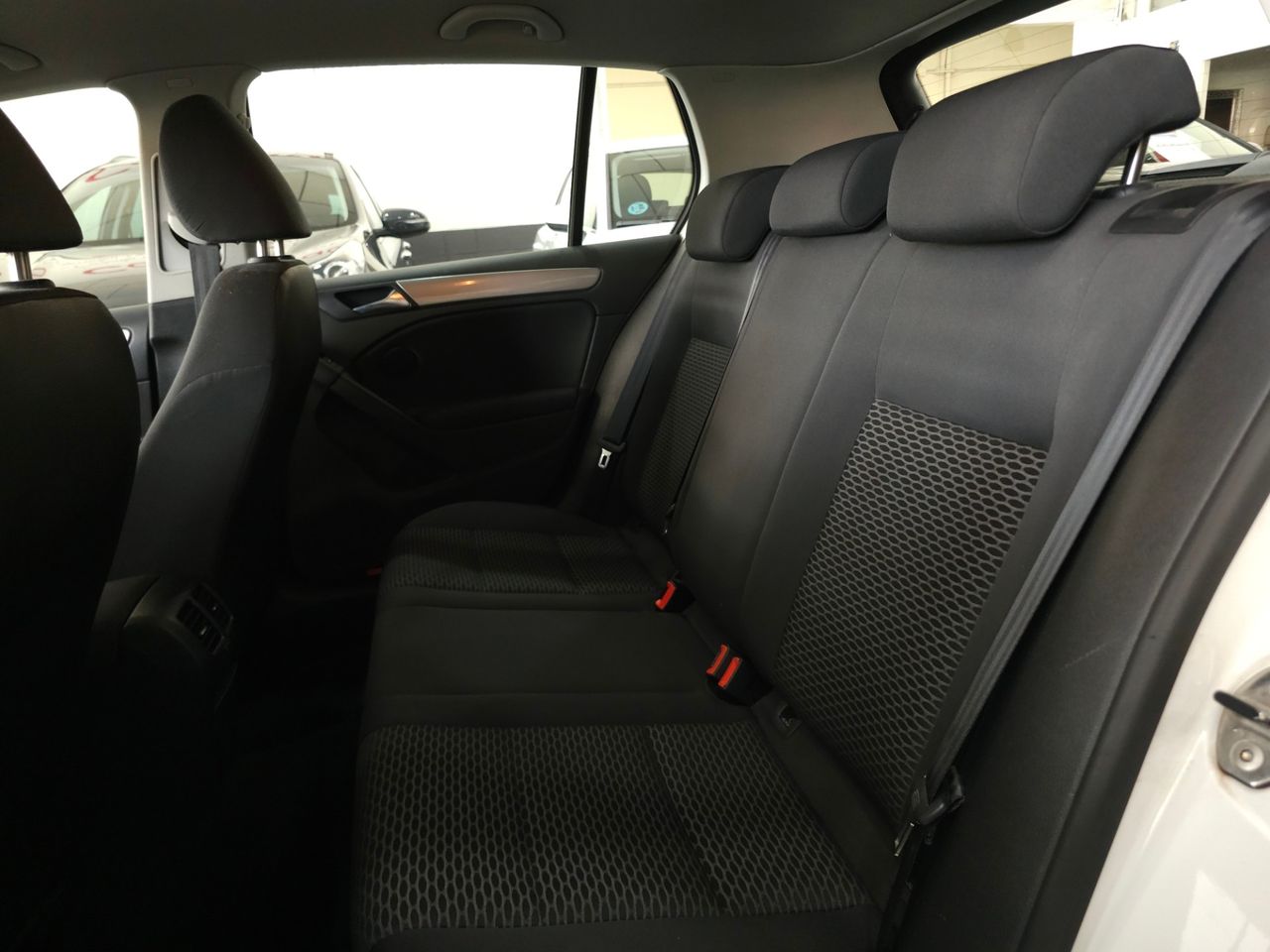 Volkswagen Golf 1.6 TDI 105 CV - Foto 11