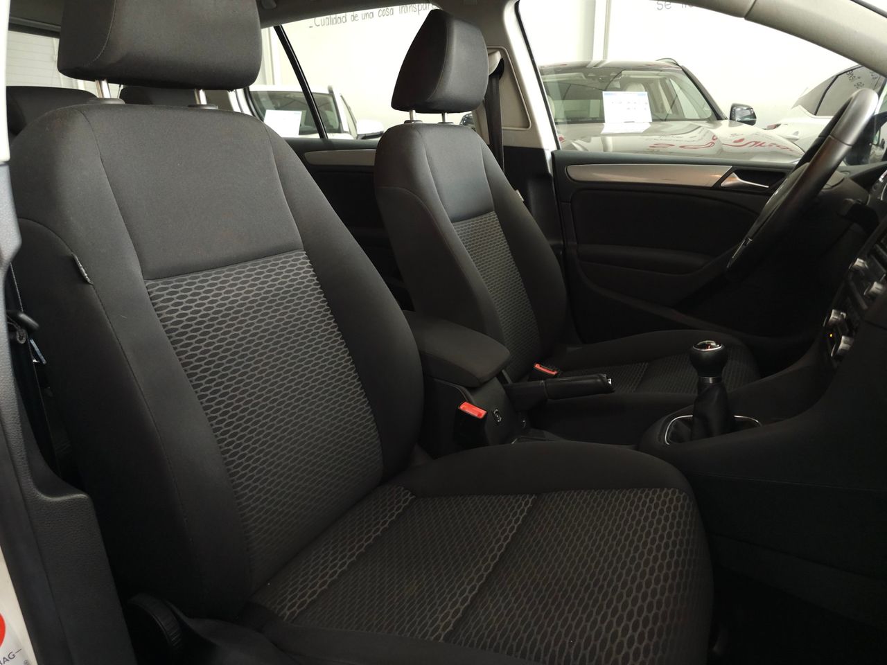 Volkswagen Golf 1.6 TDI 105 CV - Foto 12