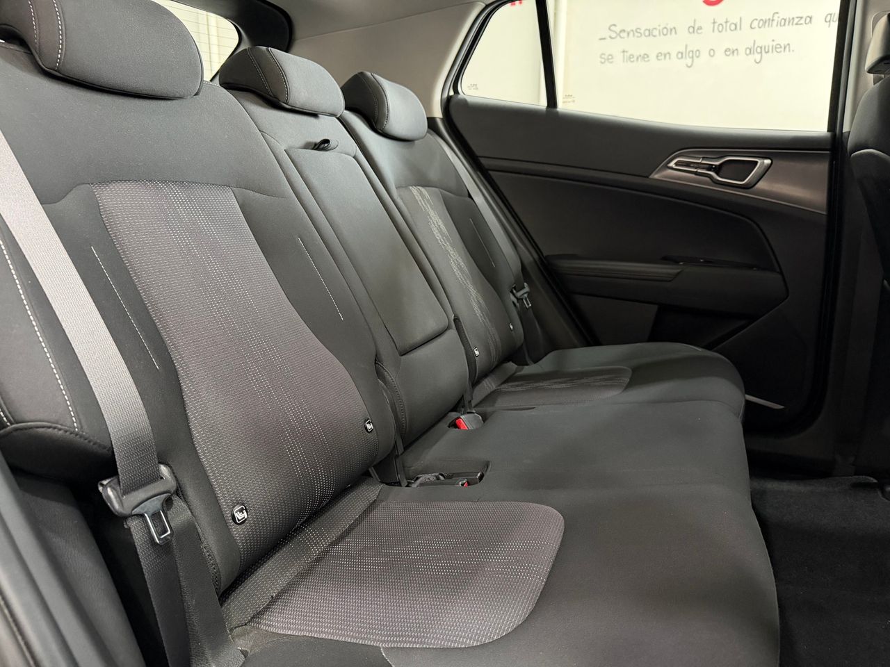 Kia Sportage 1.6 T-GDI PHEV 265 CV DRIVE 4X4 - Foto 17
