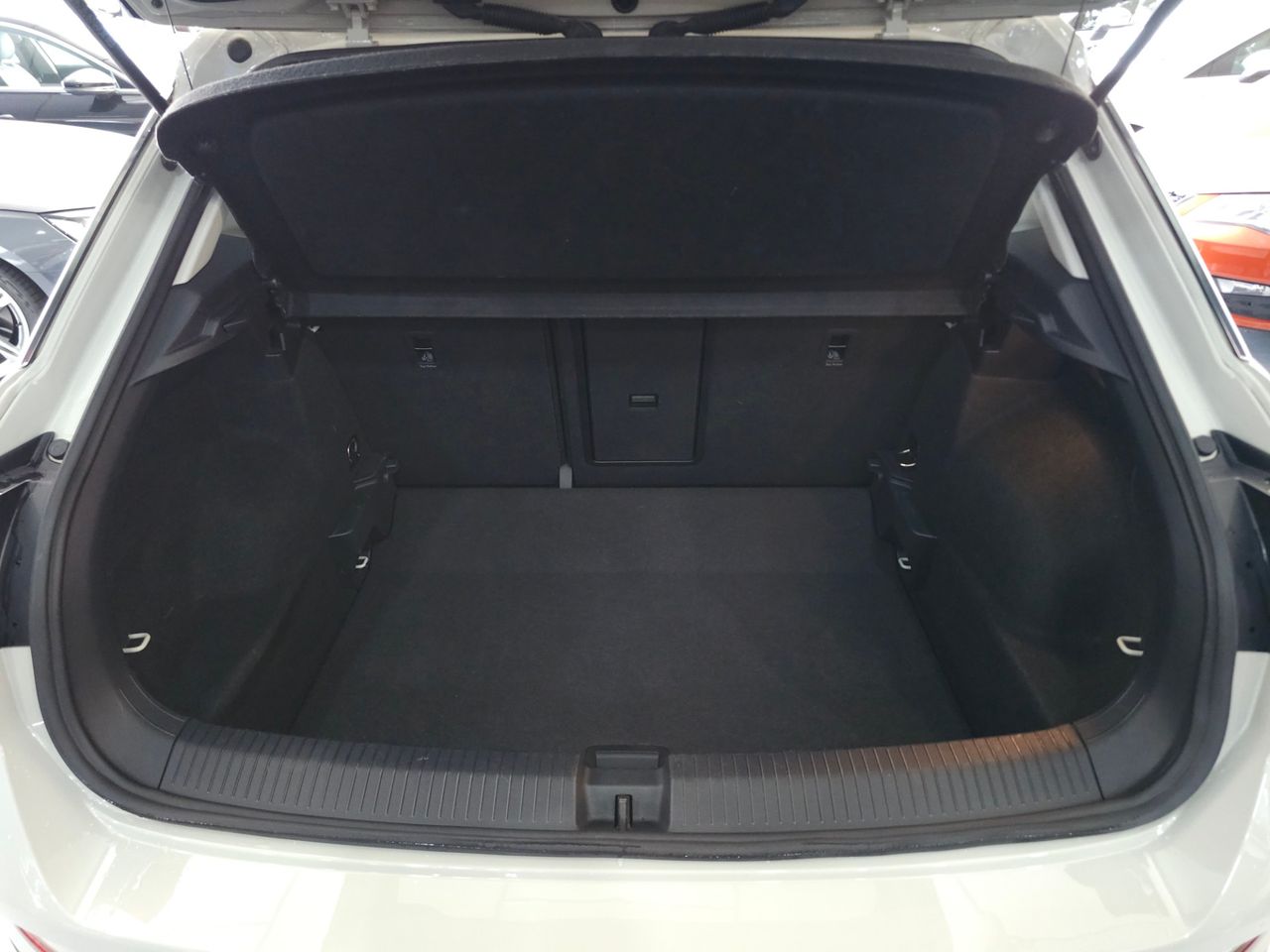 Volkswagen T-Roc 1.5 TSI 150 CV DSG LIFE - Foto 10