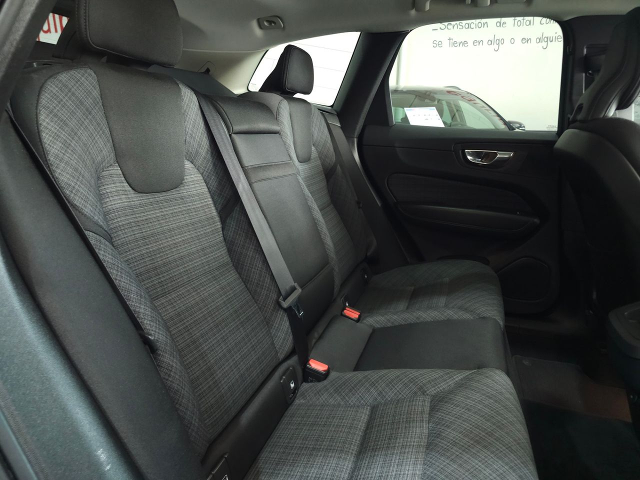 Volvo XC60 2.0 B4 MILD-HYBRID D CORE 197 CV - Foto 17