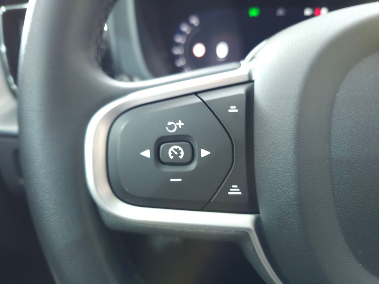 Volvo XC60 2.0 B4 MILD-HYBRID D CORE 197 CV - Foto 18