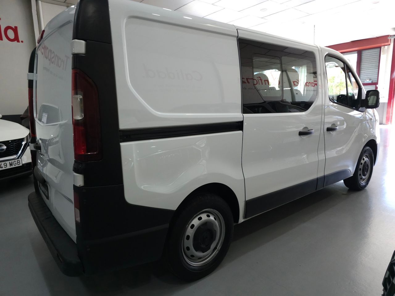 Renault Trafic 2.0 BLUE DCI CABINA DOBLE 6P 120CV - Foto 6