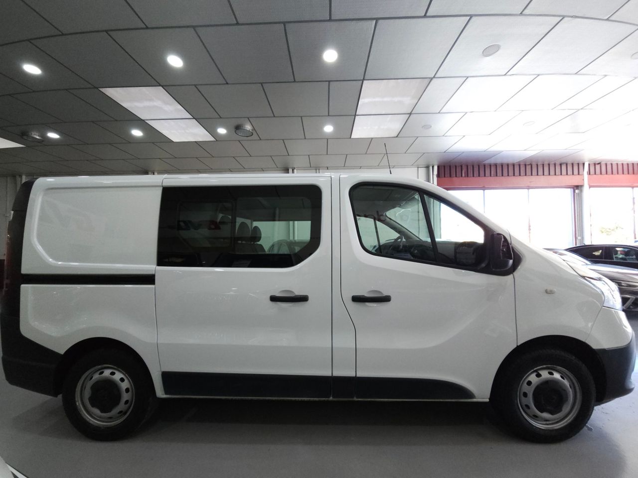 Renault Trafic 2.0 BLUE DCI CABINA DOBLE 6P 120CV - Foto 4