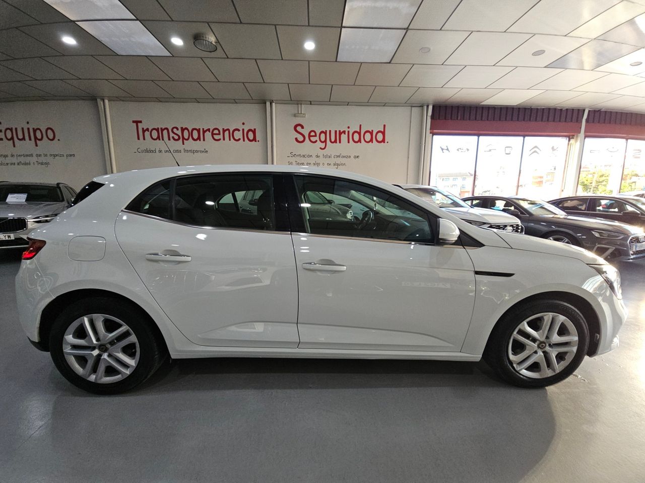 Renault Megane 1.5 BLUE DCI 110 CV BUSINESS - Foto 6