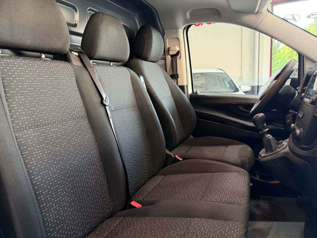 Mercedes Vito 114 CDI LARGA RWD - Foto 19