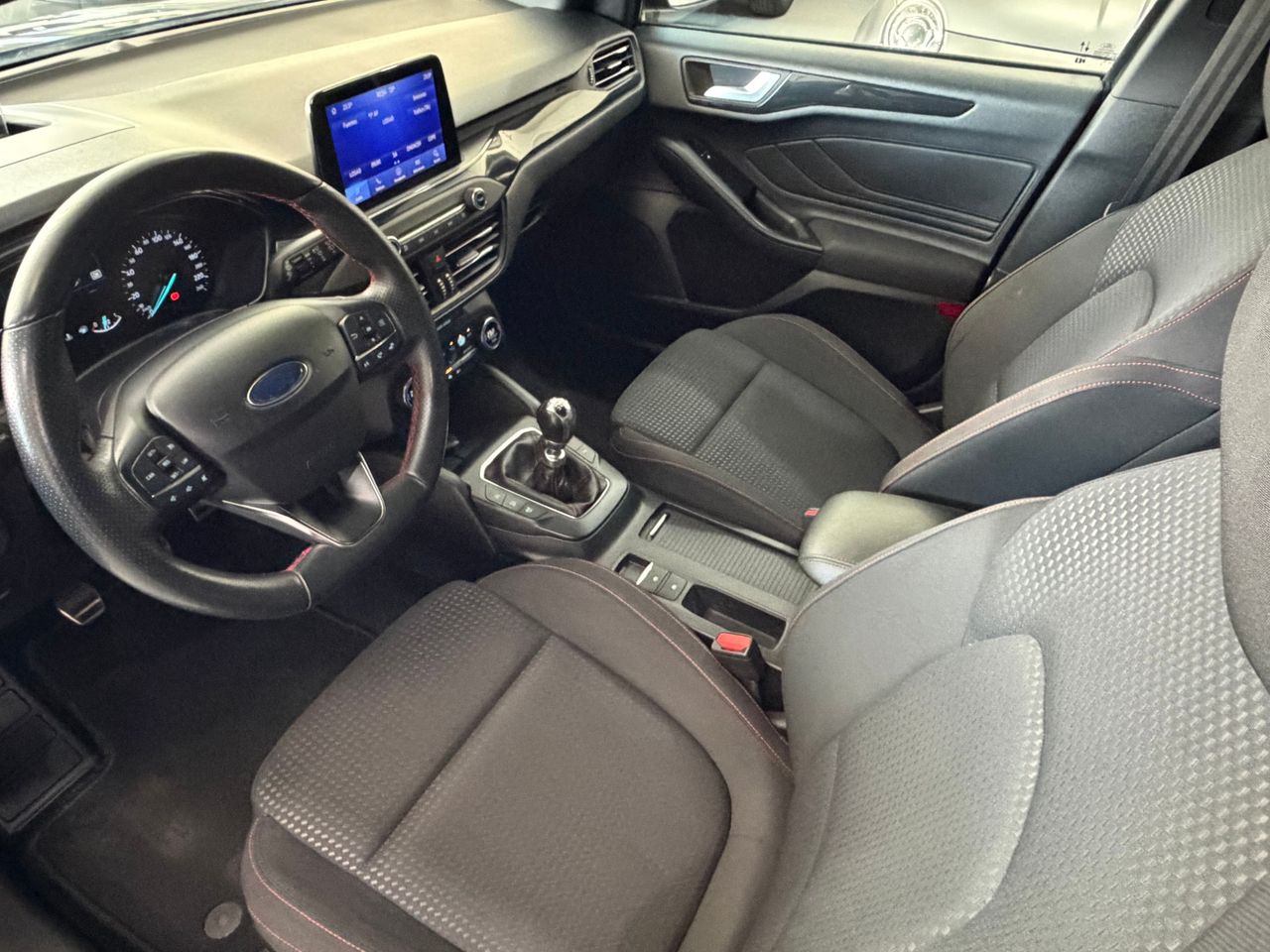 Ford Focus 1.0 ECOBOOST 125CV ST-LINE 5P - Foto 10