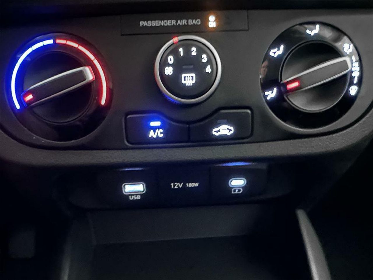 Hyundai i10 1.0 MPI 66CV Essence - foto 8