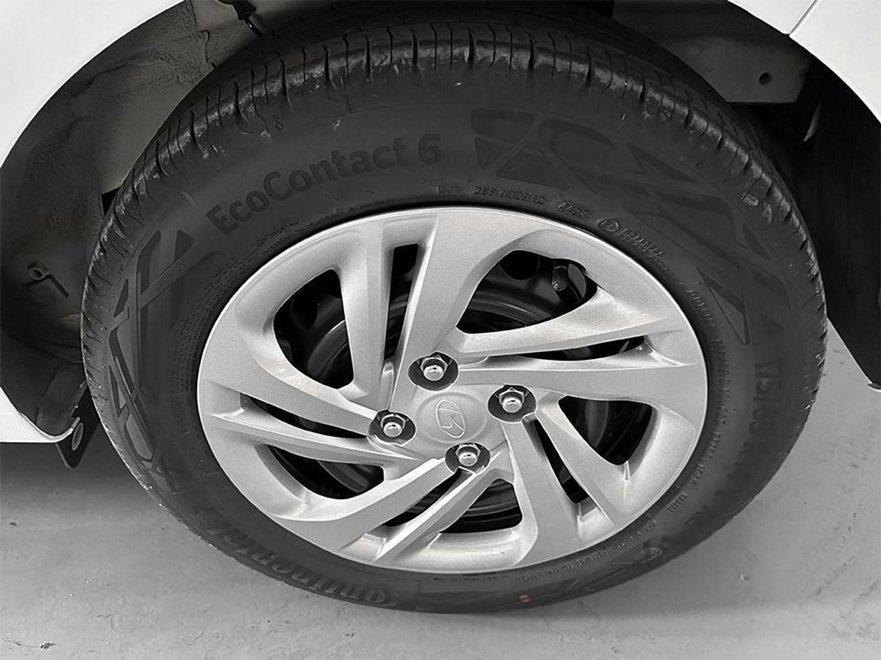 Hyundai i10 1.0 MPI 66CV Essence - foto 14