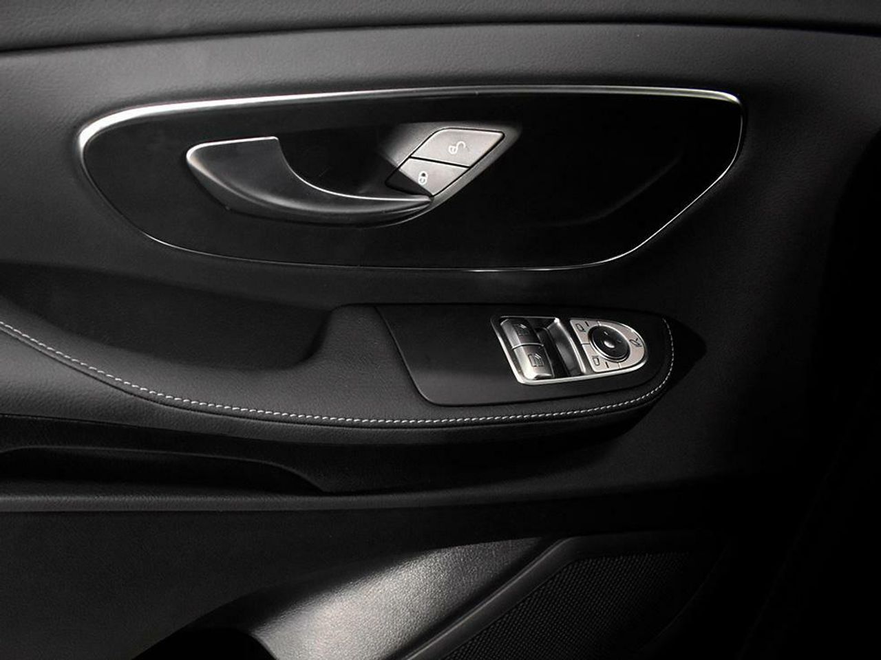 Mercedes Clase V 2.0 163CV 220D Avantgarde Largo 8PAX - foto 16