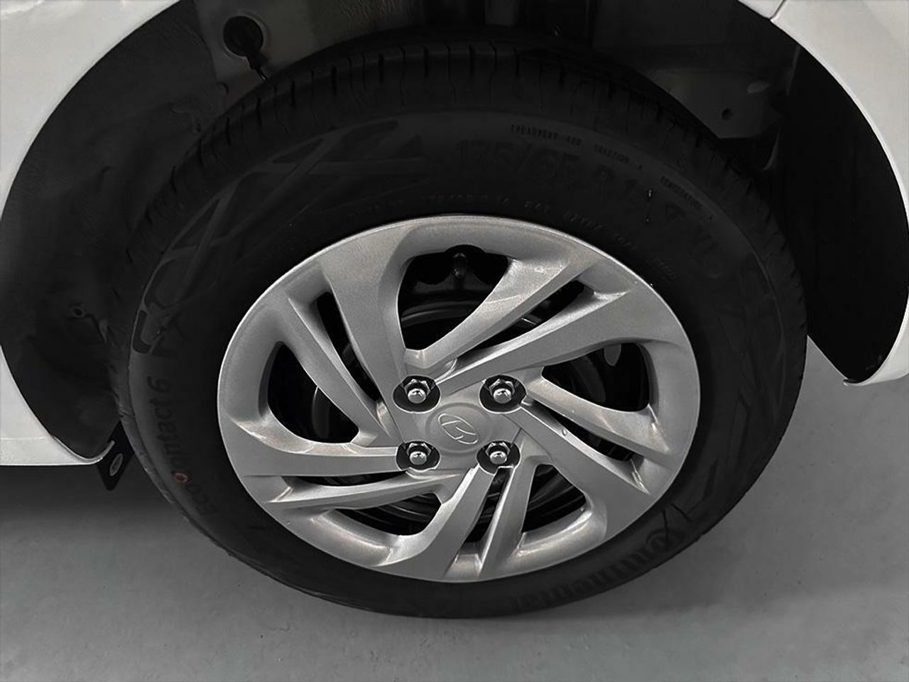 Hyundai i10 1.0 MPI 63CV Essence Connect - foto 18