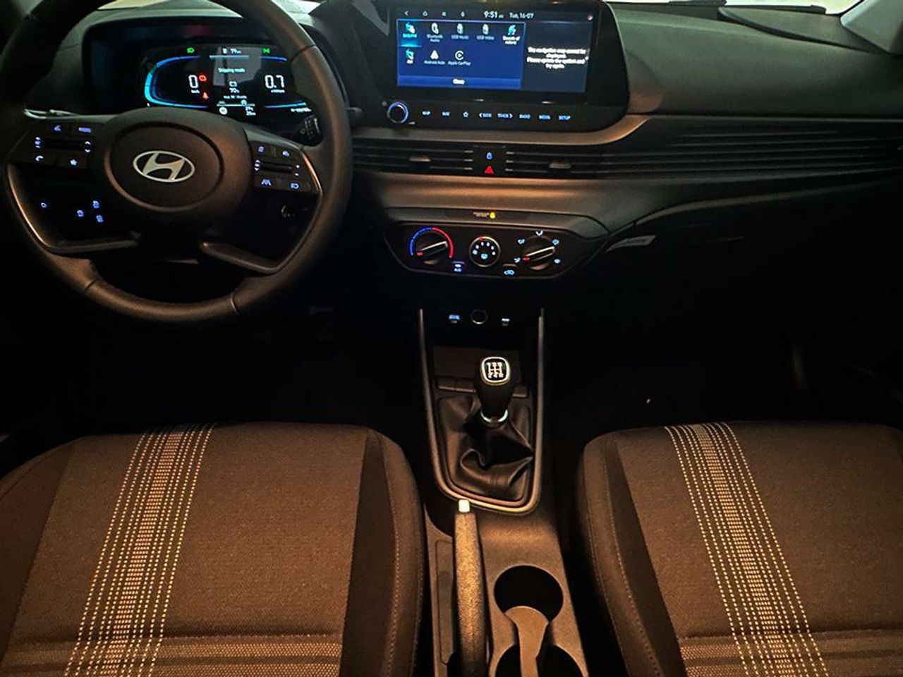 Hyundai i20 1.2 MPI 79CV Essence - foto 8