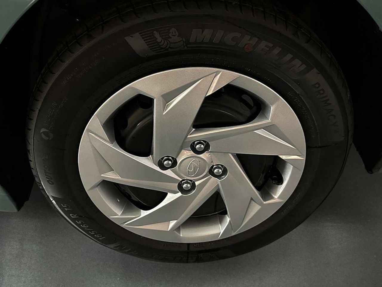 Hyundai i20 1.2 MPI 79CV Essence - foto 18