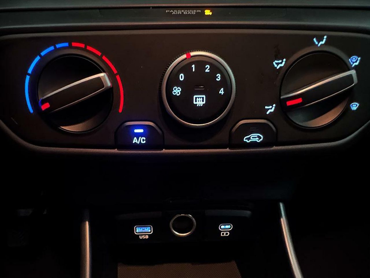 Hyundai i20 1.2 MPI 79CV Essence - foto 12