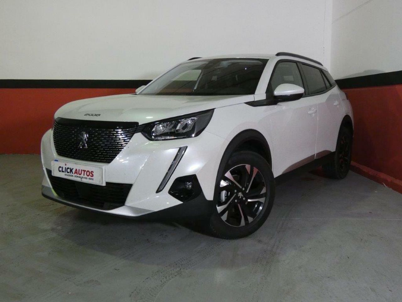 Automovil automatico negro  de segunda mano - peugeot 2008 2021 /