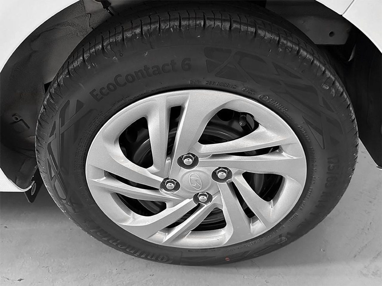 Hyundai i10 1.0 MPI 66CV Essence - foto 14