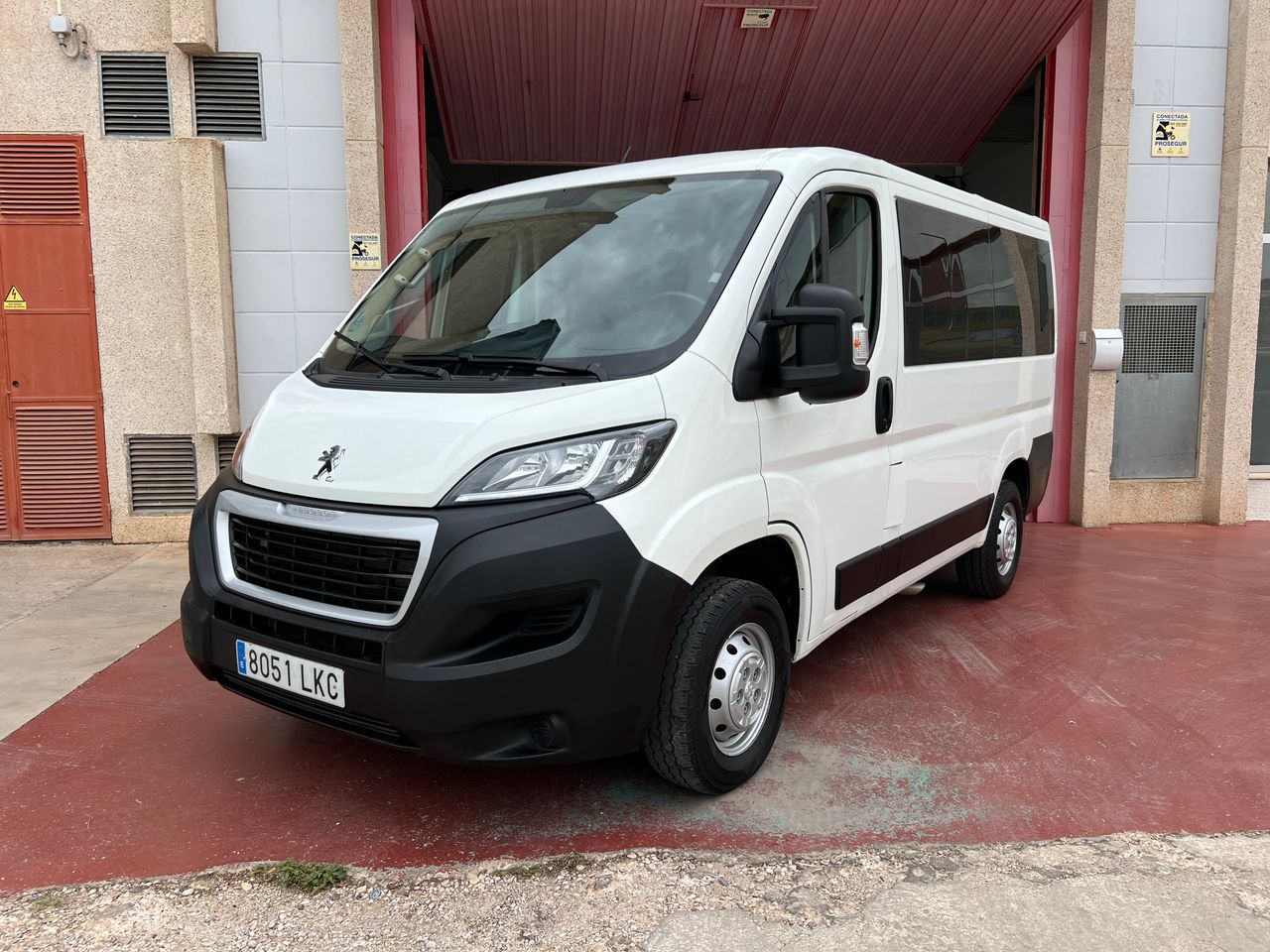 Peugeot Boxer COMBI 6 PLAZAS L1H1 120 BLUEHDI 