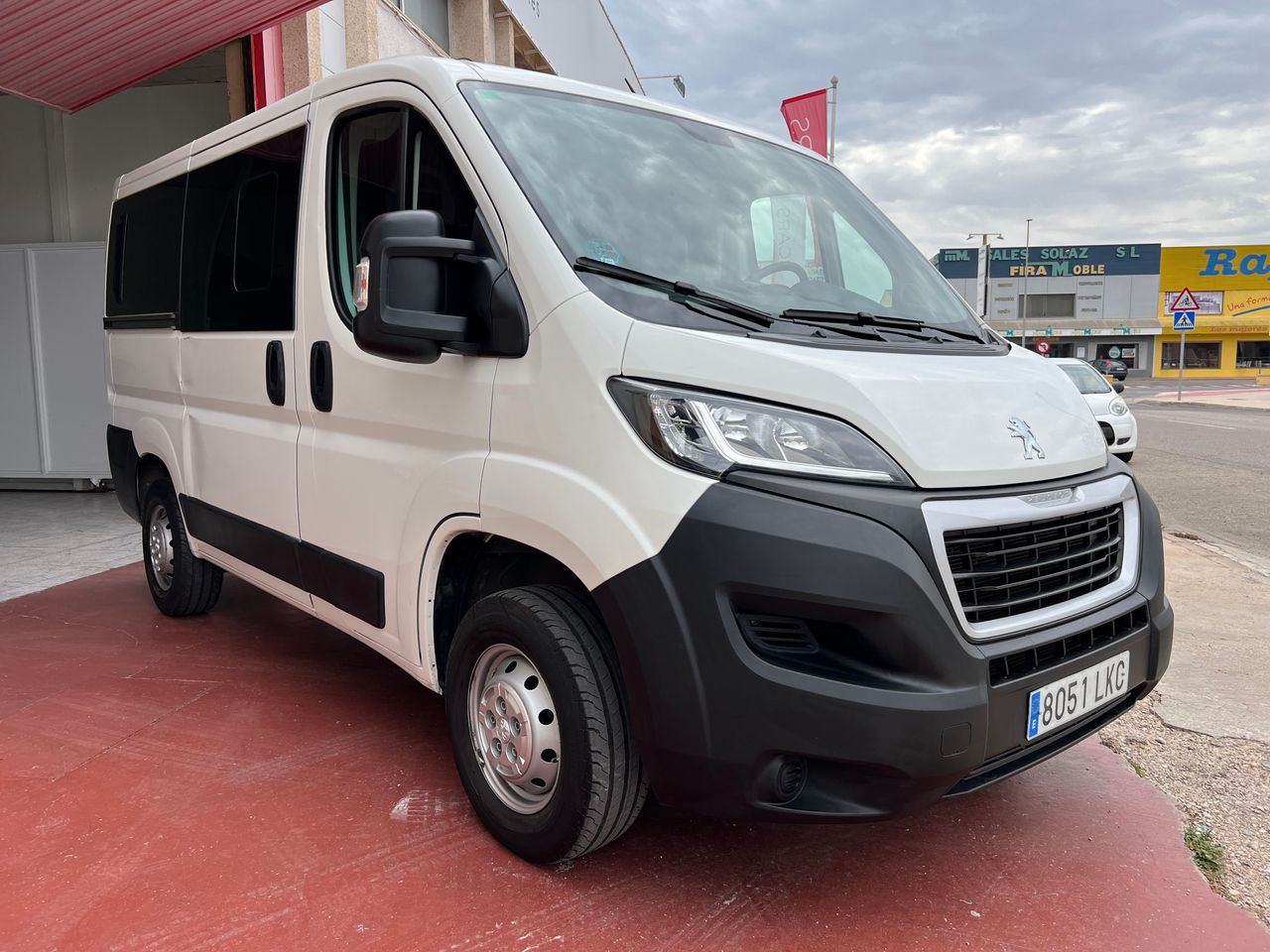 Peugeot Boxer COMBI 6 PLAZAS L1H1 120 BLUEHDI 