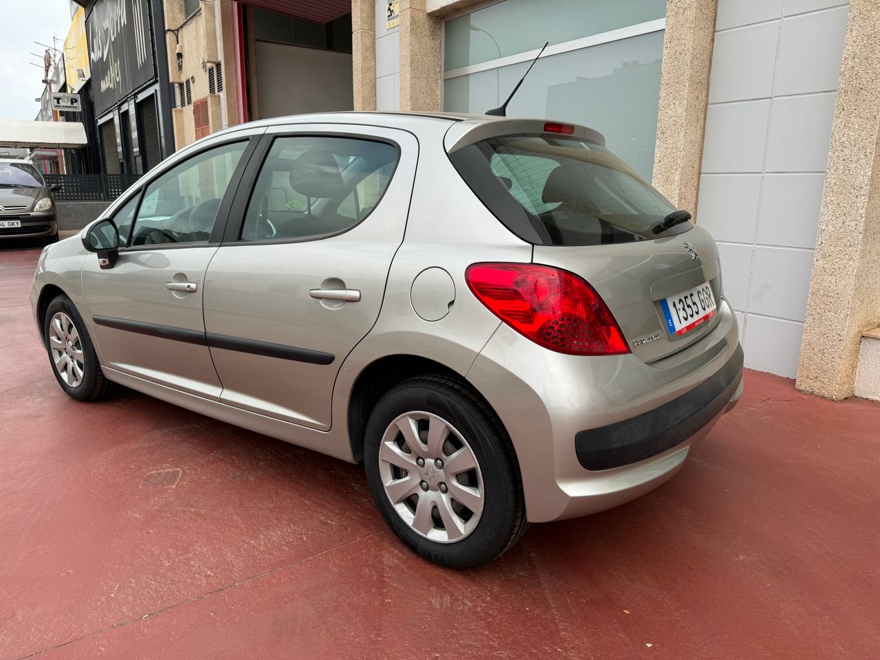 Peugeot 207 Confort 1.4 75