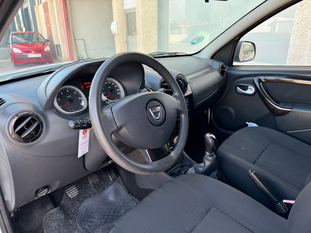 Dacia Duster Laureate 1.6 105