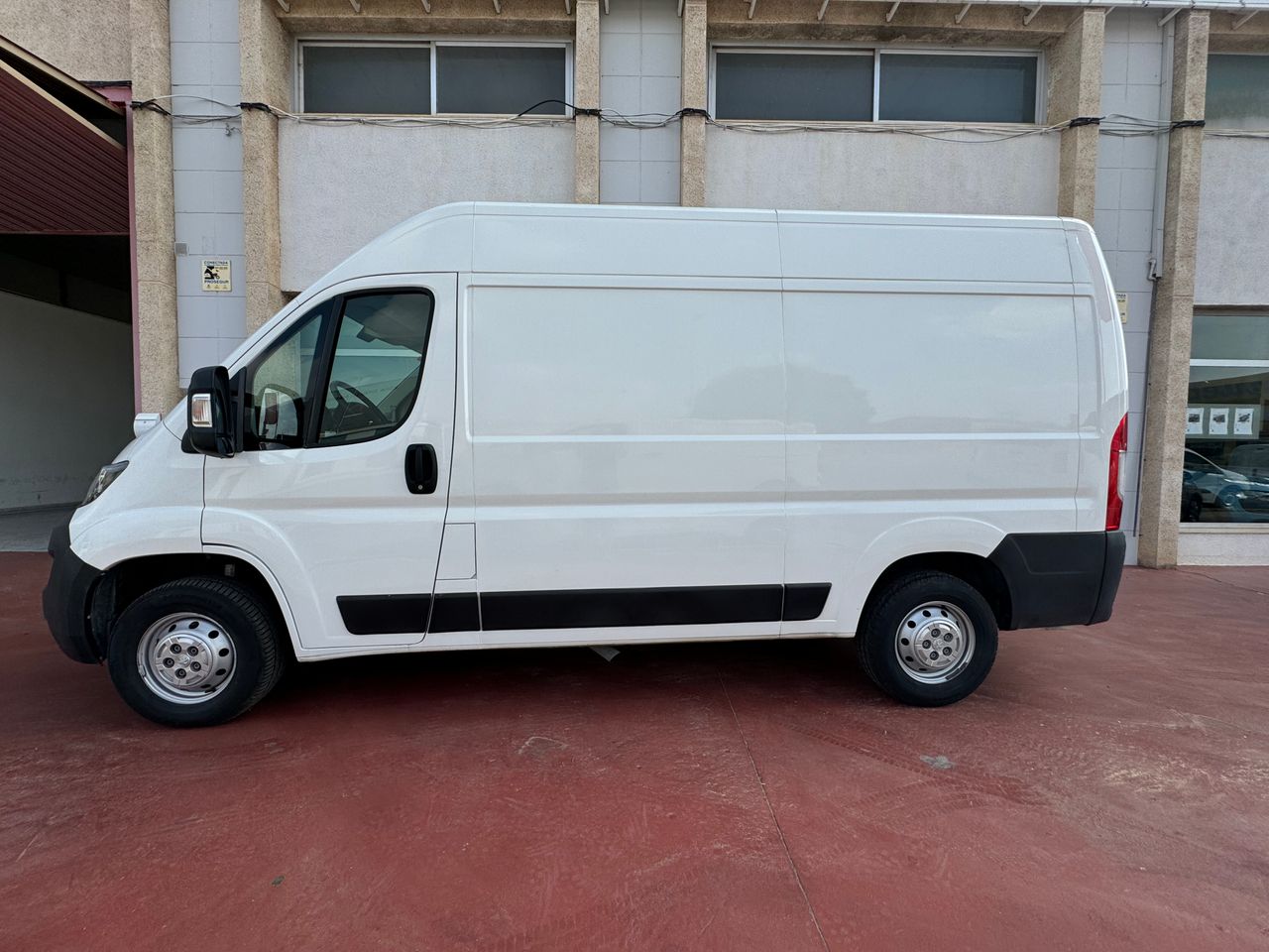 Peugeot Boxer BHDI 333 L2H2 PACK 130 