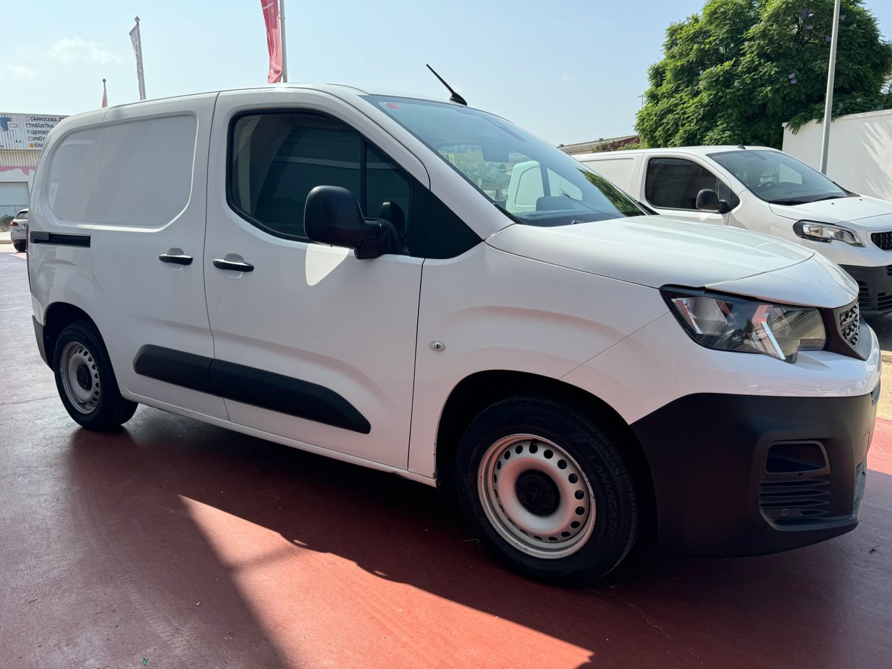 Peugeot Partner premium standard 600kg bluehdi 100s 