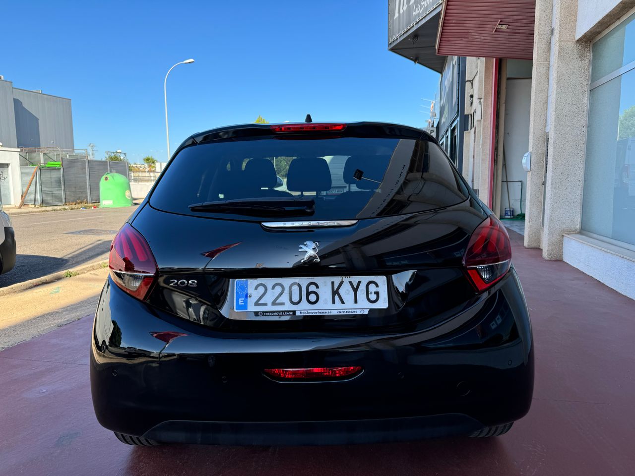 Peugeot 208 5P Signature BlueHDi 73KW (100CV)